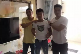 确山讨债公司如何把握上门催款的时机